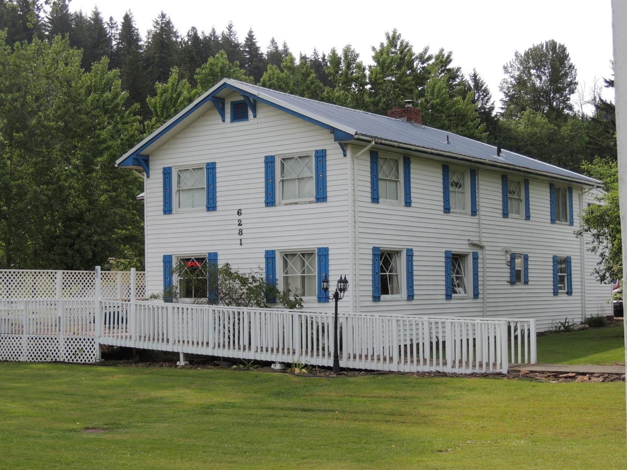 Foster Lake Inn Sweet Home Exterior photo